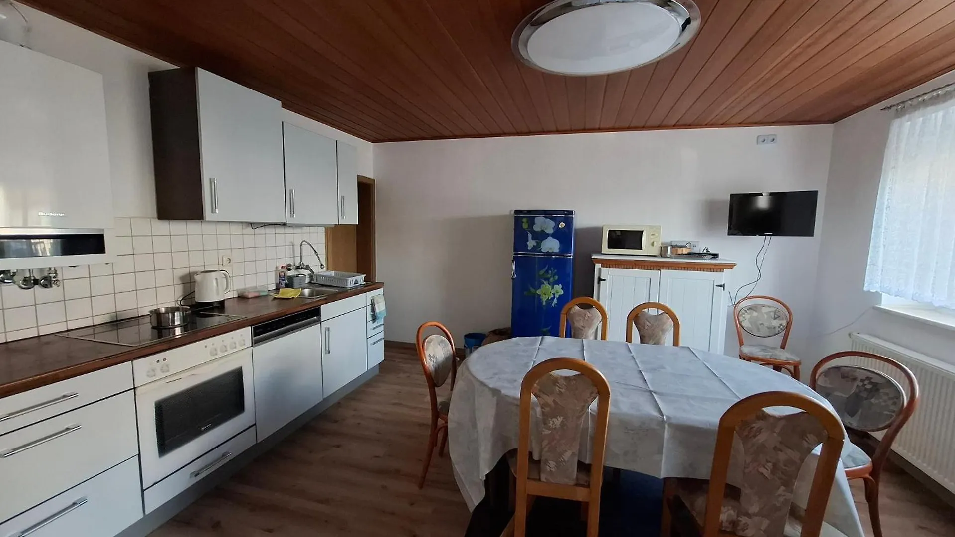 Апартаменты Haus - 4 Zimmer - 2 Bad - 1Kueche, Bis 8 Personen Нойбург-ан-дер-Донау